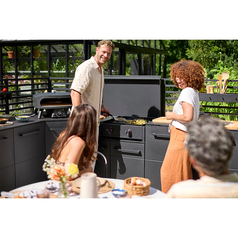 Cozze Combo 900 in outdoor kitchen cooking 
