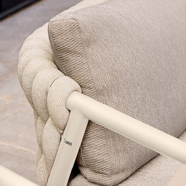 SunsLifestyle-Grado-Sato-Diningtable-chair_upclose_view