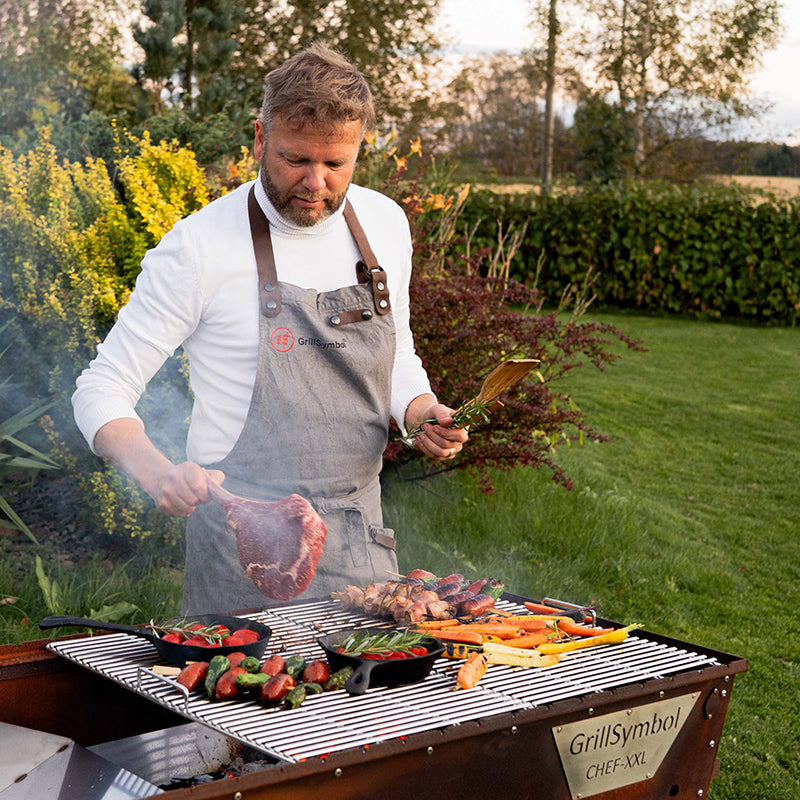 GrillSymbol Charcoal Grill Naked Chef XXL grilling outside