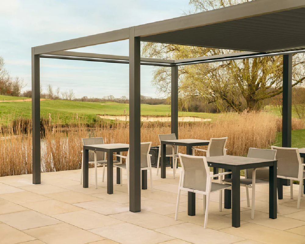 Suns-Lifestyle-Luxe_louver_patio_view