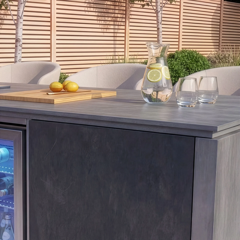 Maze-kitchen-island-drinks-view