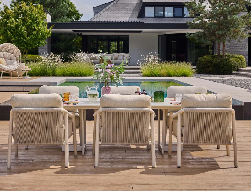 SunsLifestyle-Itza-Palermo-TableandChairsbyPool