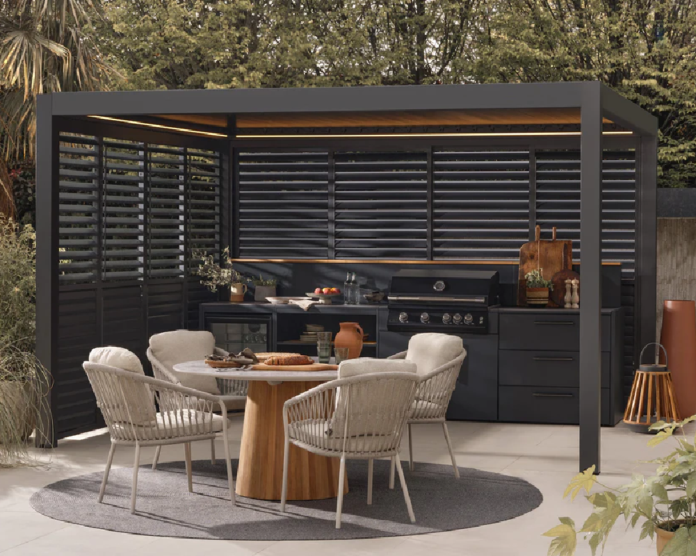 Suns_Lifestyle_Blenheim_SingleWallKitchen_outdoor_image_with_table