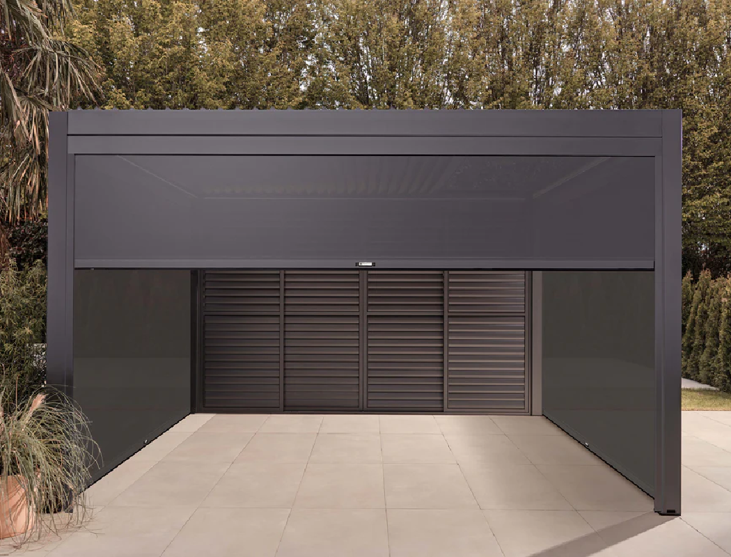 Suns_Lifestyle_Luxe_Screen_3sides_halfwayclosed_grey
