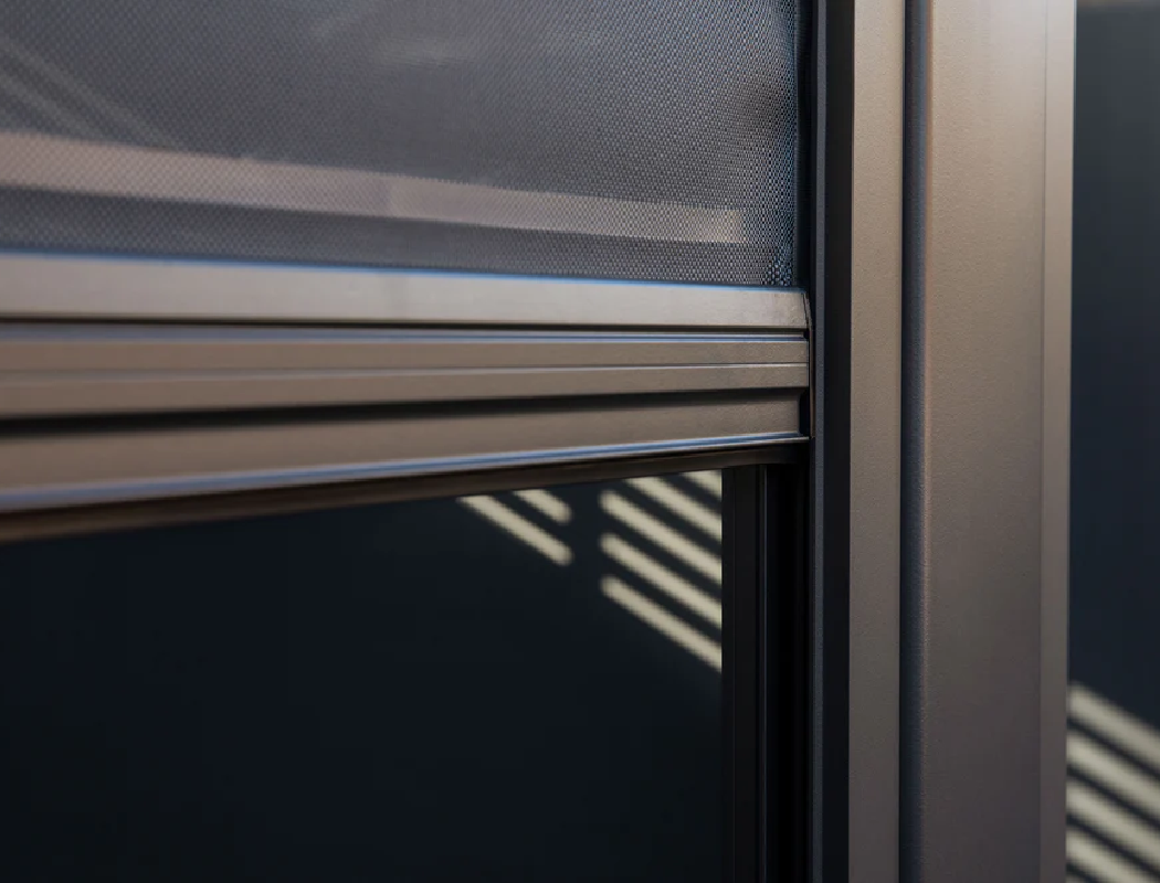 Suns_Lifestyle_Luxe_Screen_fixtureopen_grey