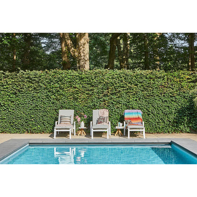 sunslifestyle-tutti-lounger-by-pool